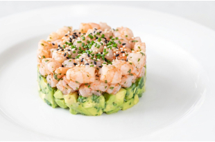 PETIT TARTARE D’AVOCAT ET CREVETTTES GRISES,
