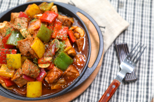 CARBONNADES DE PORC OU DE BŒUF A L’AJVAR
