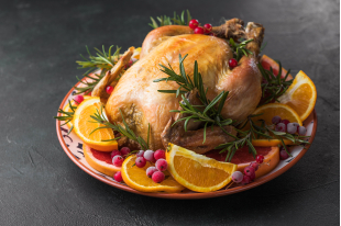 PINTADE AUX EPICES EN 2 CUISSONS ET CONFITURES D’OIGNONS