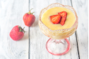 SABAYON A LA CARDAMOME ET MENTHE SUR LIT DE FRUITS DE SAISON