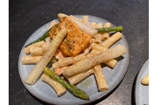 Nos pâtes aux asperges et Saumon en deux cuissons
